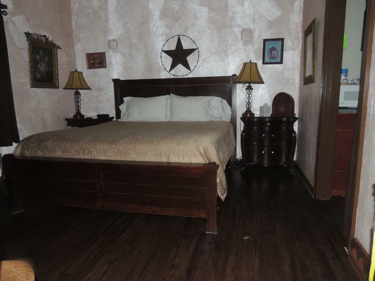 The Whispering Pines Inn Norman Exterior photo