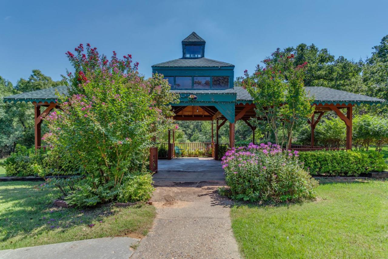 The Whispering Pines Inn Norman Exterior photo