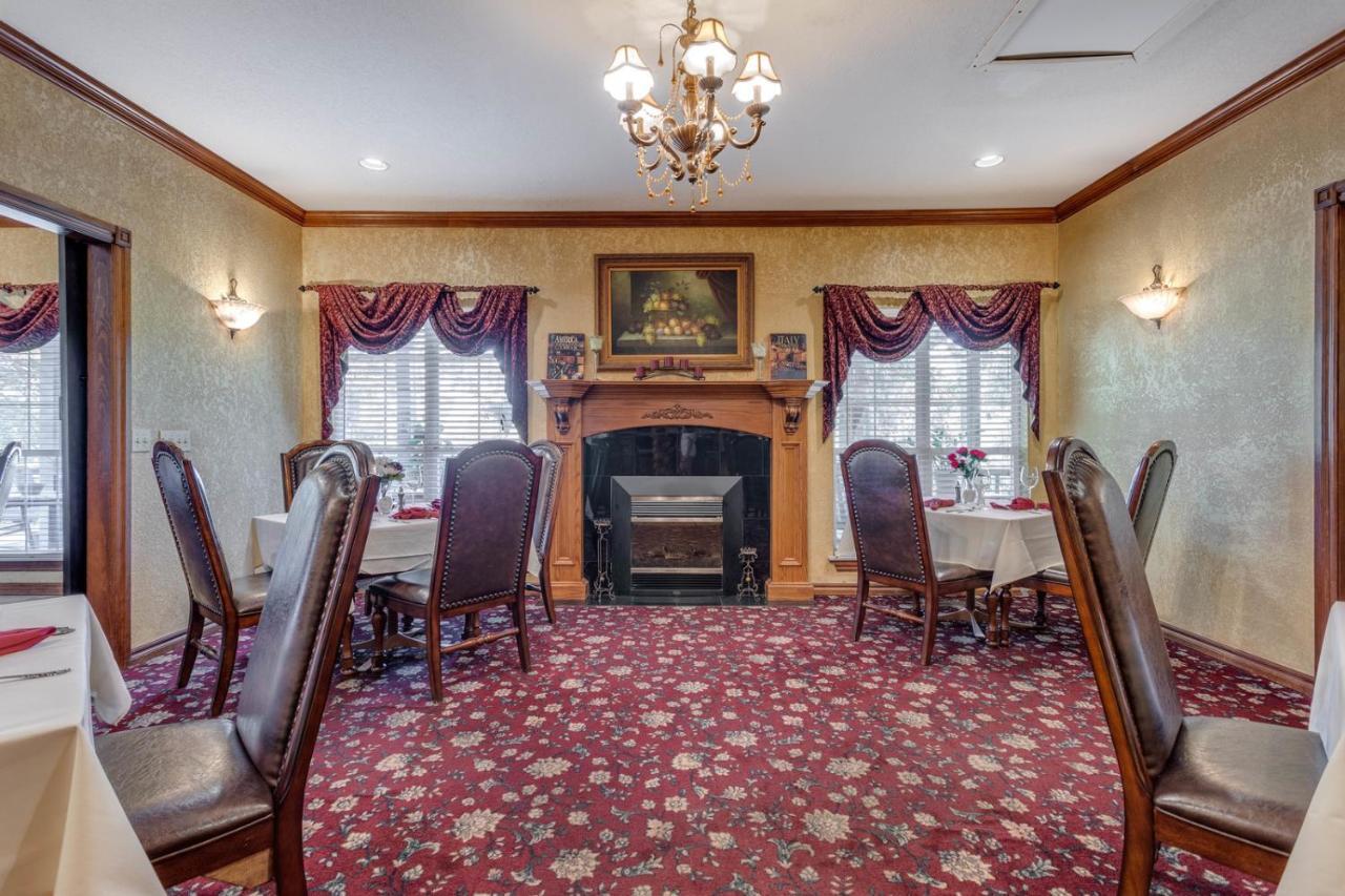 The Whispering Pines Inn Norman Exterior photo